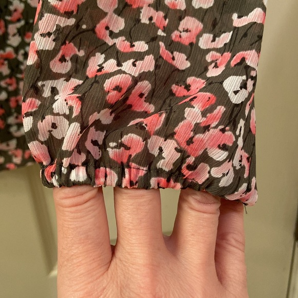J Crew Blouse Olive Green with Floral Print of Pink White Black V Neck WM SZ XS - Picture 7 of 13